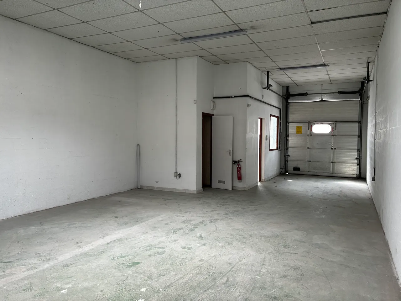 logistics - Light Industrial Premises / Offices For Rent - gallery - 2