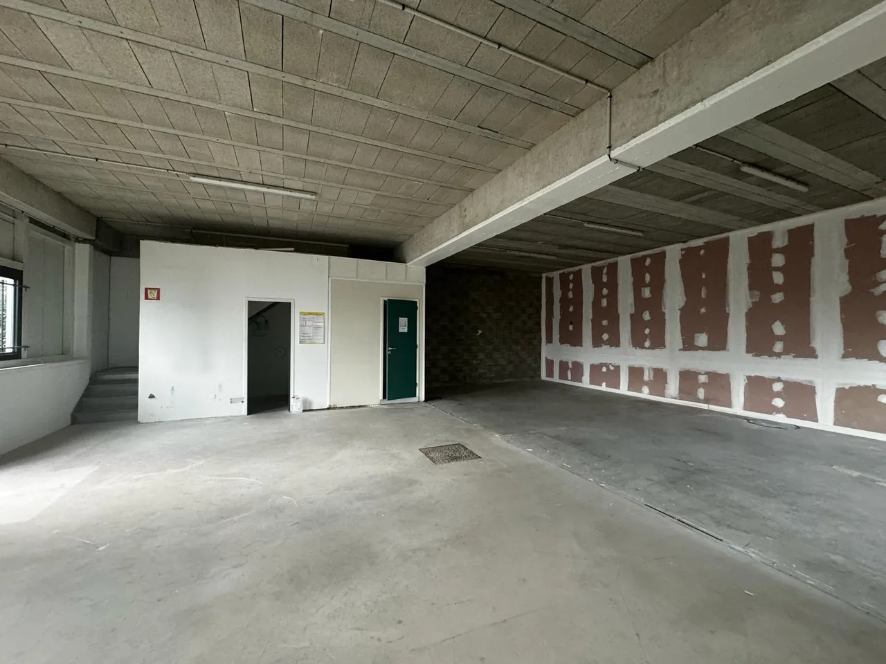 logistics - Light Industrial Premises / Offices For Rent - gallery - 5