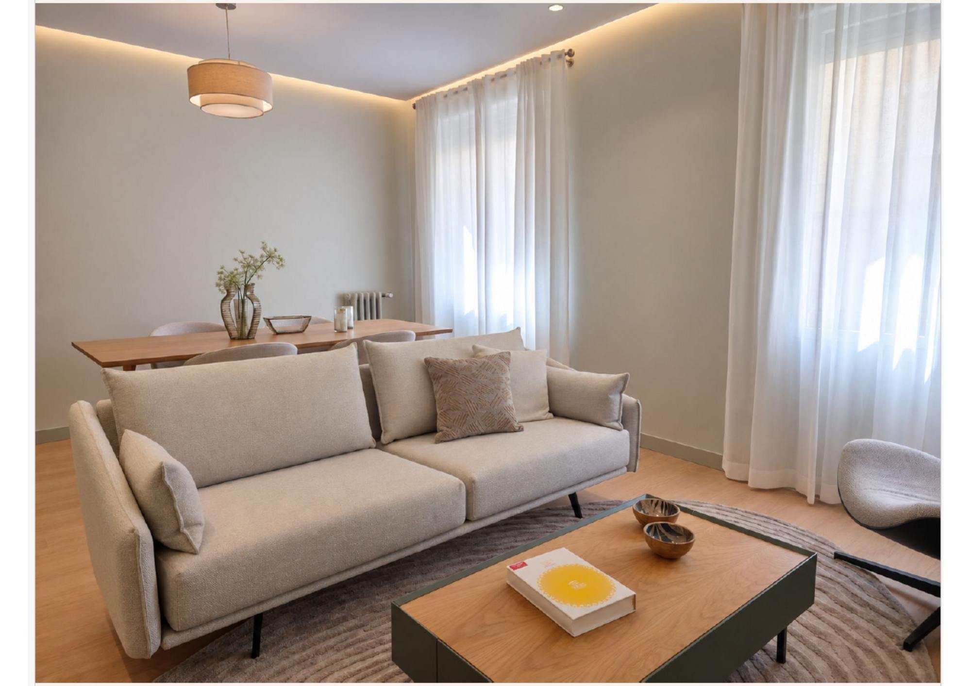 living - Piso de 107m² en venta en Ibiza, Madrid - gallery thumbnail - 2