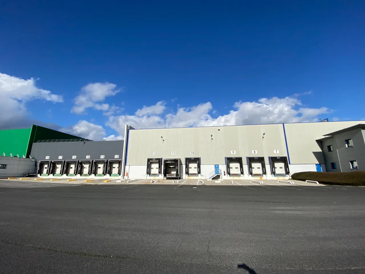 logistics - Entrepôt Logistique À Louer - gallery - 2