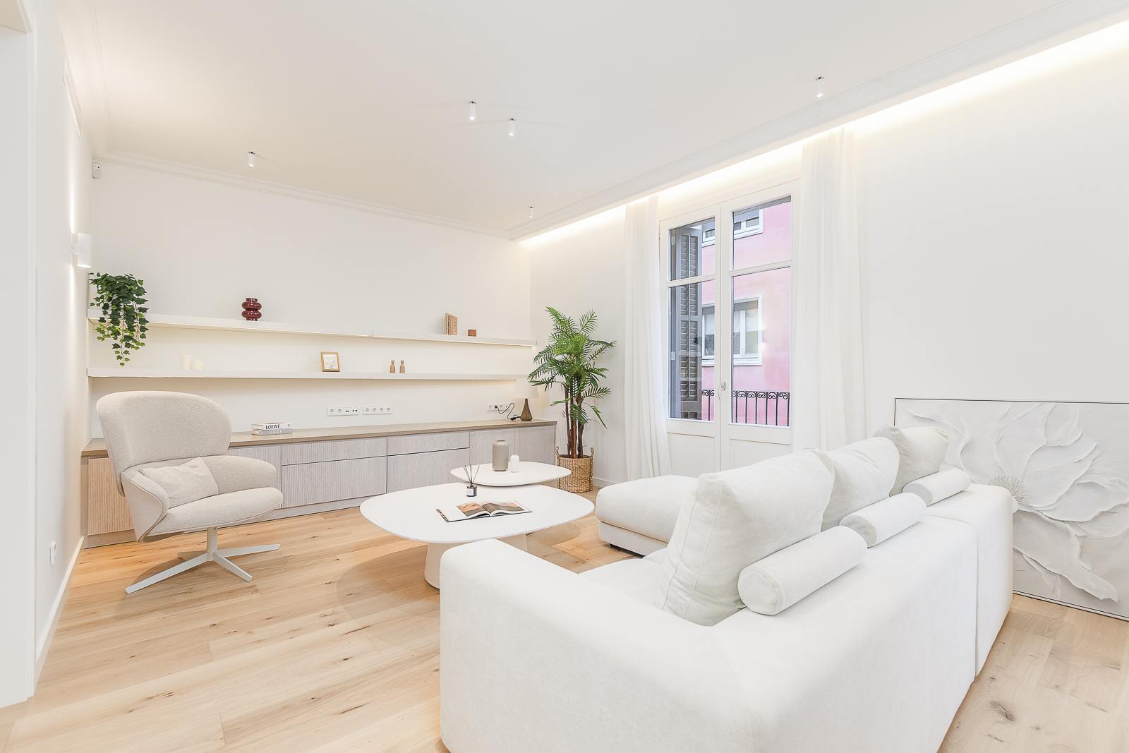 living - Piso de 162m² en venta en Gótico, Barcelona - featured
