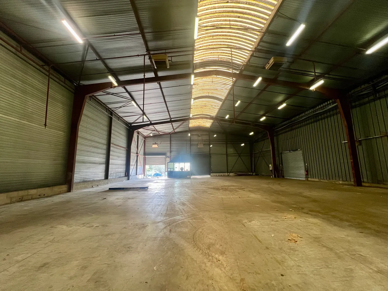 logistics - Warehouse For Rent - gallery - 2