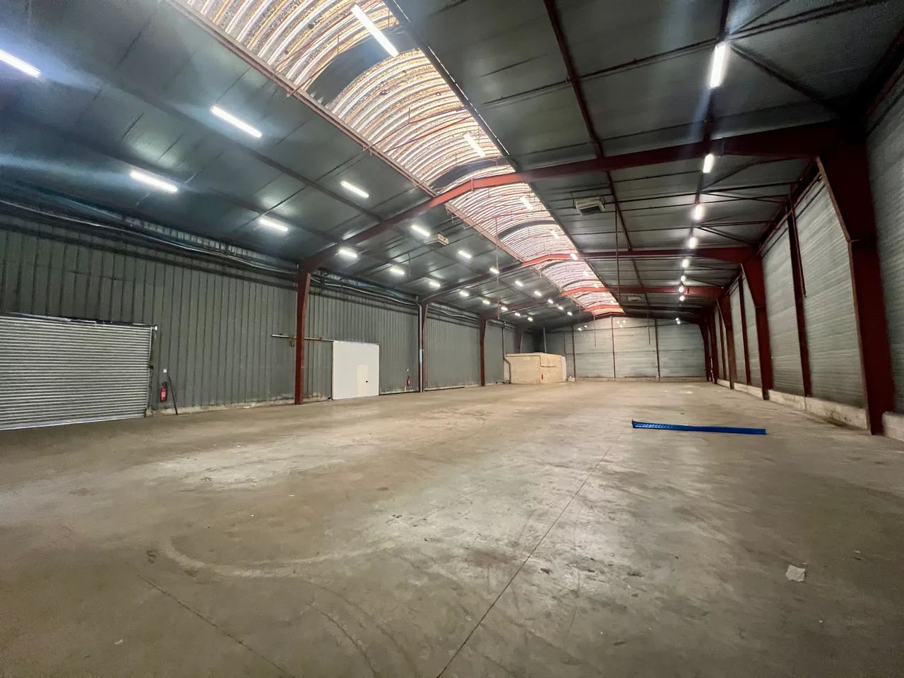 logistics - Warehouse For Rent - gallery - 7
