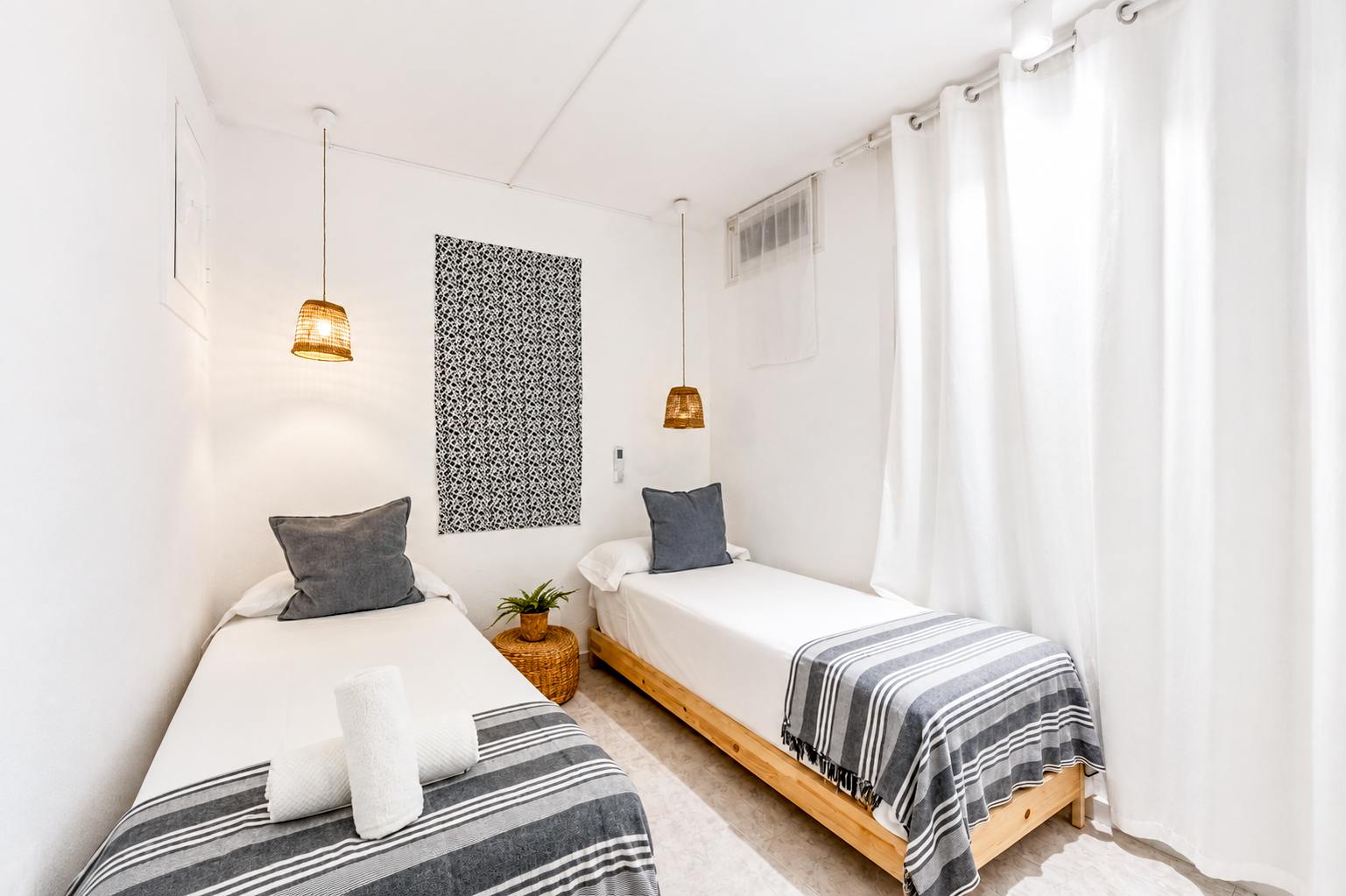 living - Piso de 76m² con 16m² terraza en venta en Sitges Town - gallery - 5
