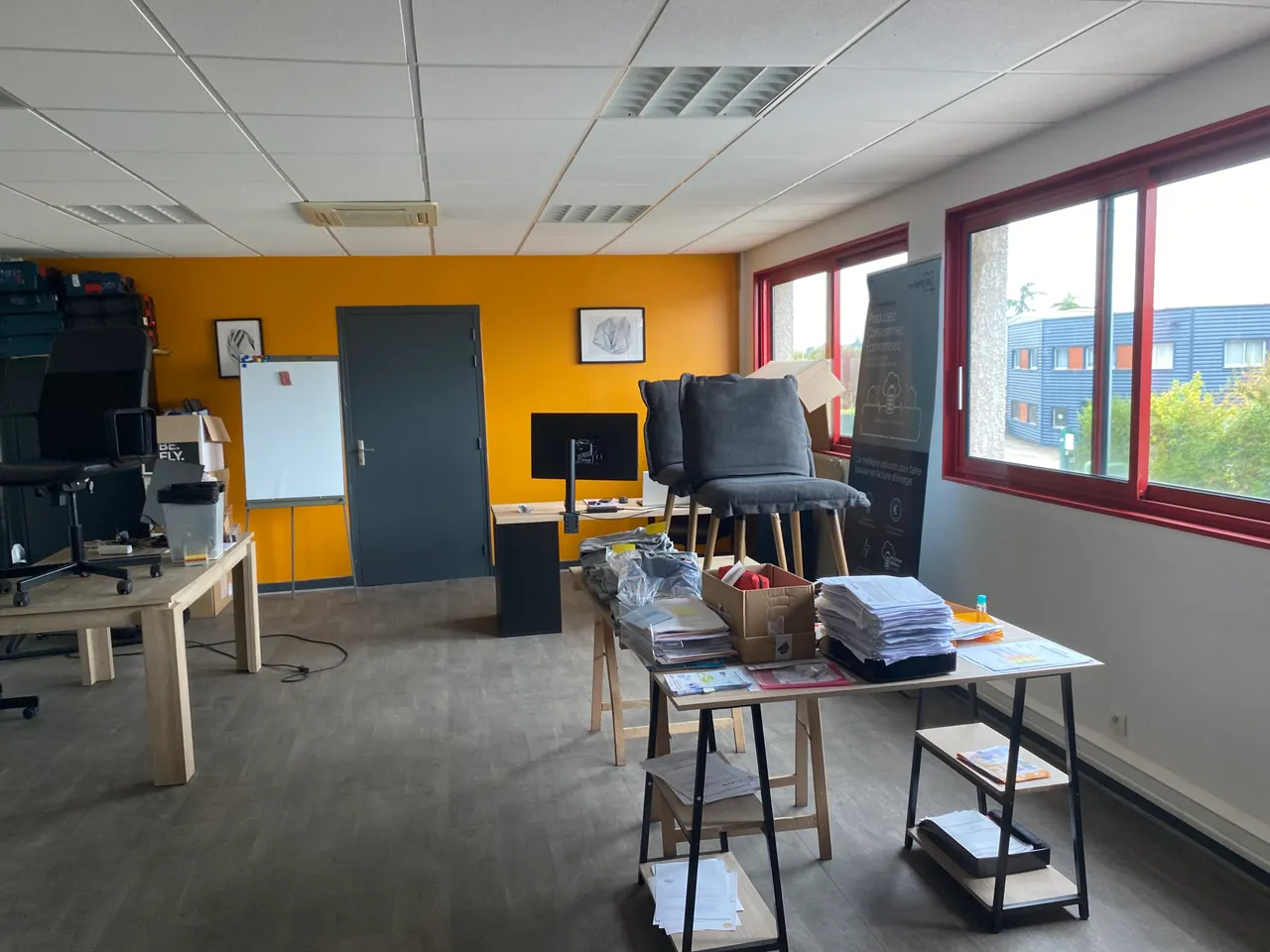 logistics - Light Industrial Premises / Offices For Rent - gallery - 9