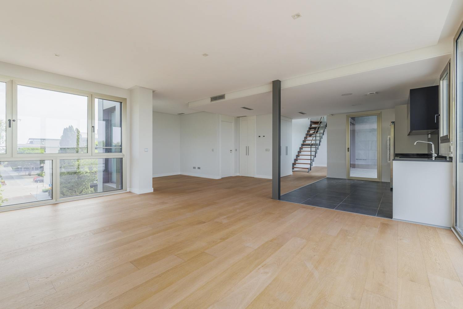 living - 186m² penthouse with 150m² terrace for sale in Majadahonda - gallery thumbnail - 4