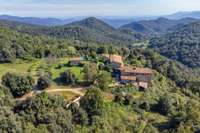 living - Hotel de 1,686m² en venta en La Garrotxa, Girona - gallery thumbnail - 8