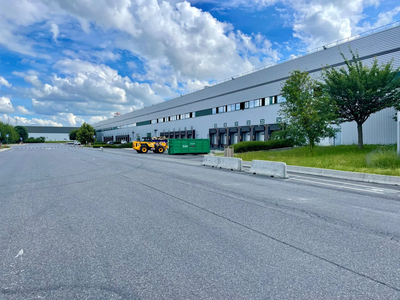 logistics - Entrepôt Logistique À Louer - gallery - 2