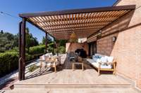 living - 816m² house / villa for sale in Las Rozas, Madrid - gallery thumbnail - 10