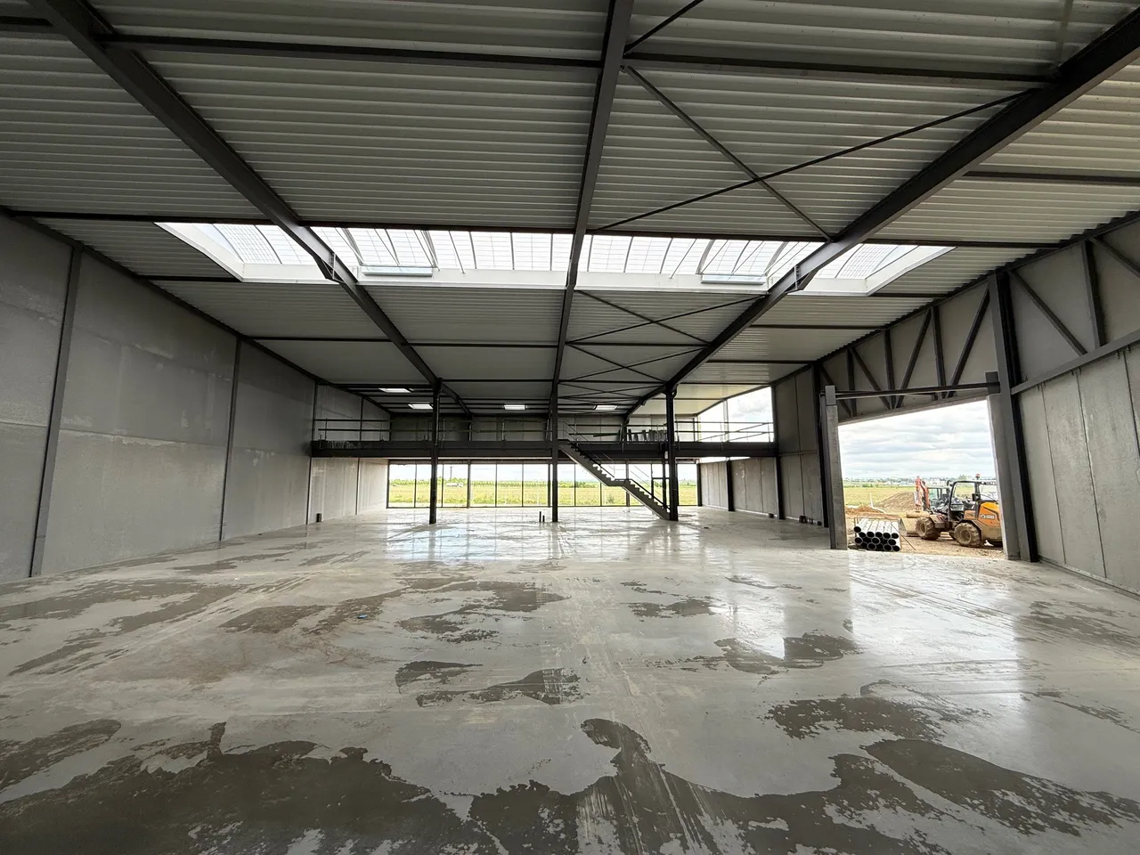 logistics - Light Industrial Premises / Offices For Rent - gallery - 3