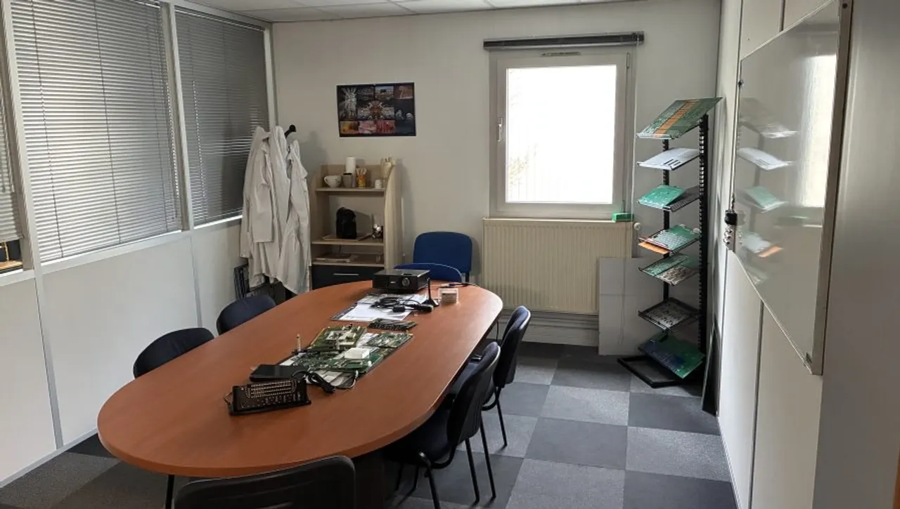 logistics - Light Industrial Premises / Offices For Rent - gallery - 7