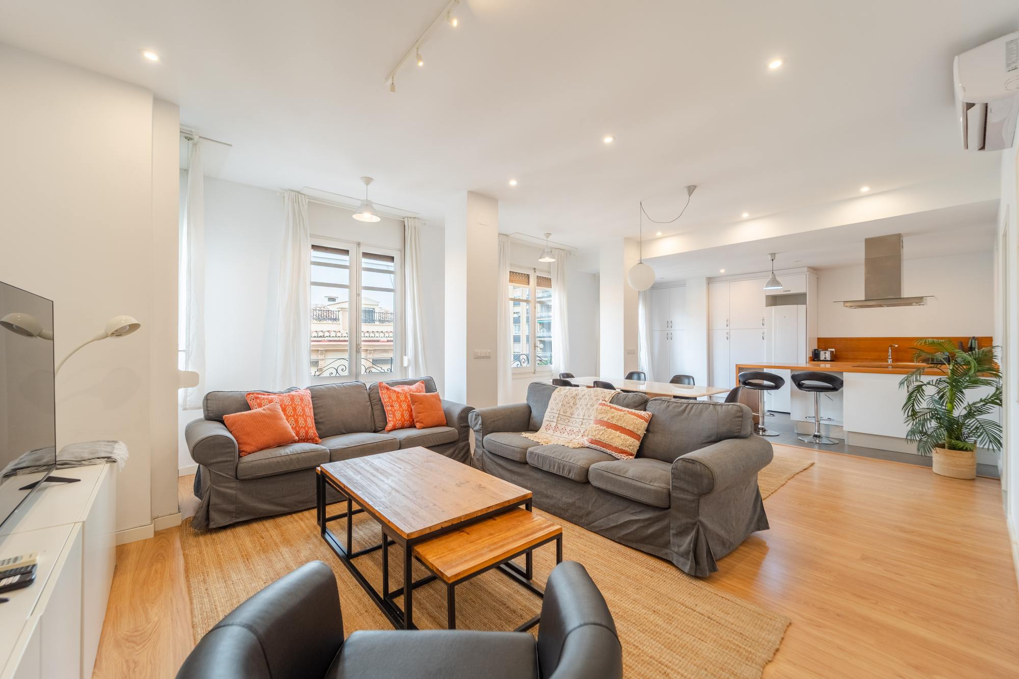 living - Piso de 117m² en alquiler en Extramurs, Valencia - gallery thumbnail - 2