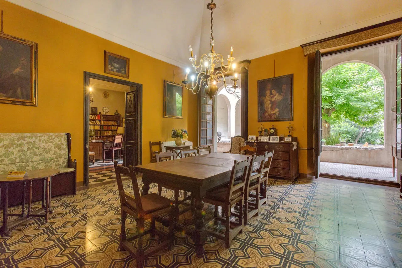living - 1,140m² house / villa with 409m² garden for sale in Barri Vell - gallery - 8