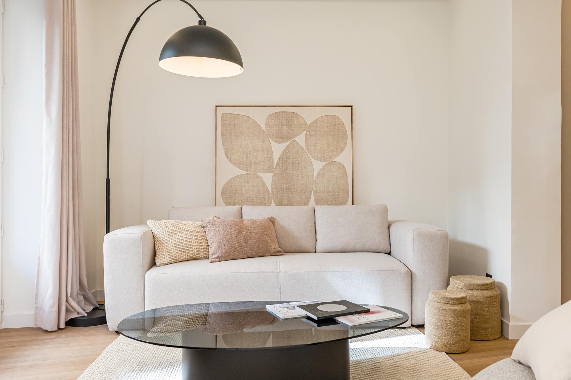 living - 139m² apartment for sale in Universidad, Madrid - gallery thumbnail - 6