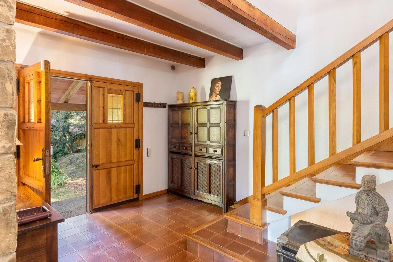 living - 454m² country house for sale in La Garrotxa, Girona - gallery - 6