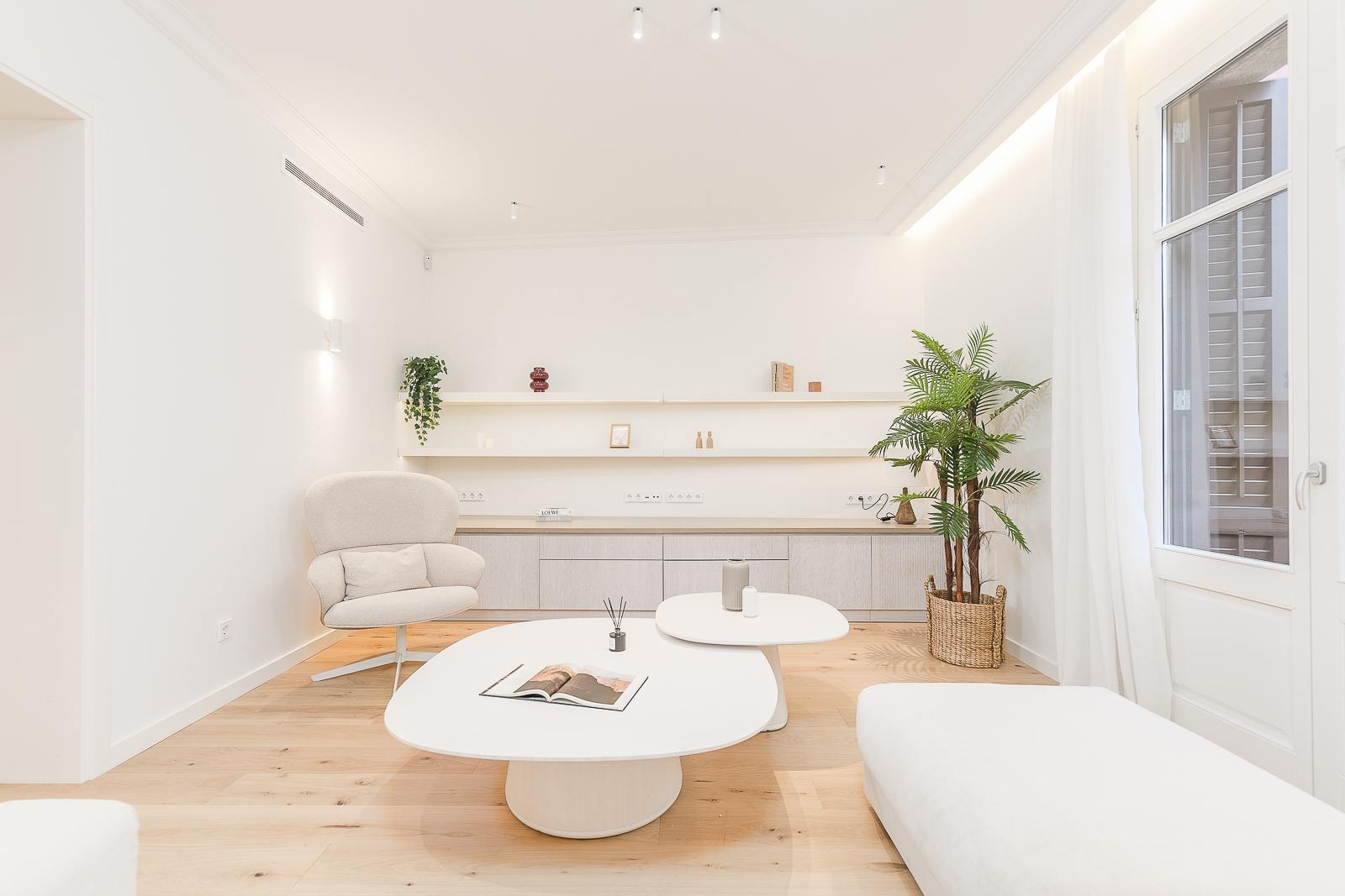 living - Piso de 162m² en venta en Gótico, Barcelona - gallery thumbnail - 3