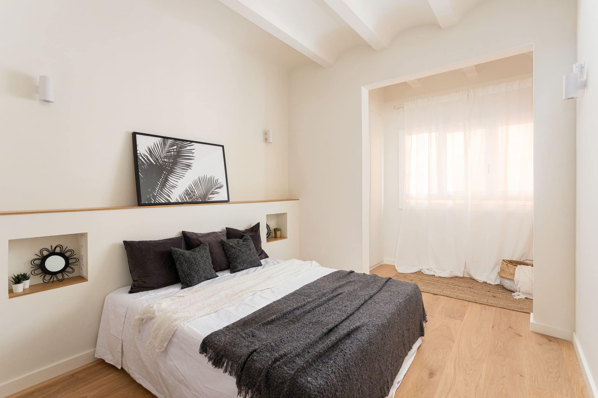 living - Piso de 82m² en venta en Sants-Badal, Barcelona - gallery thumbnail - 9