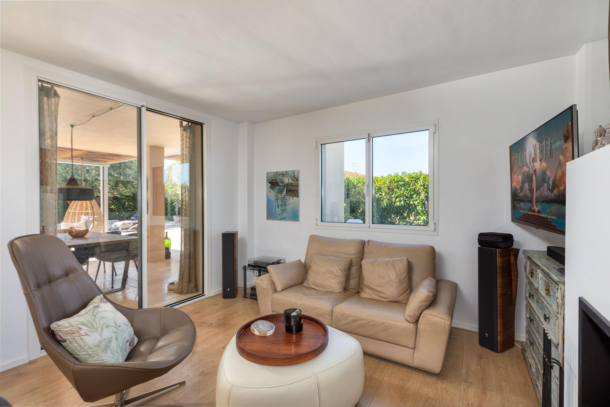 living - 212m² house / villa for sale in Sa Riera, Costa Brava - gallery thumbnail - 10