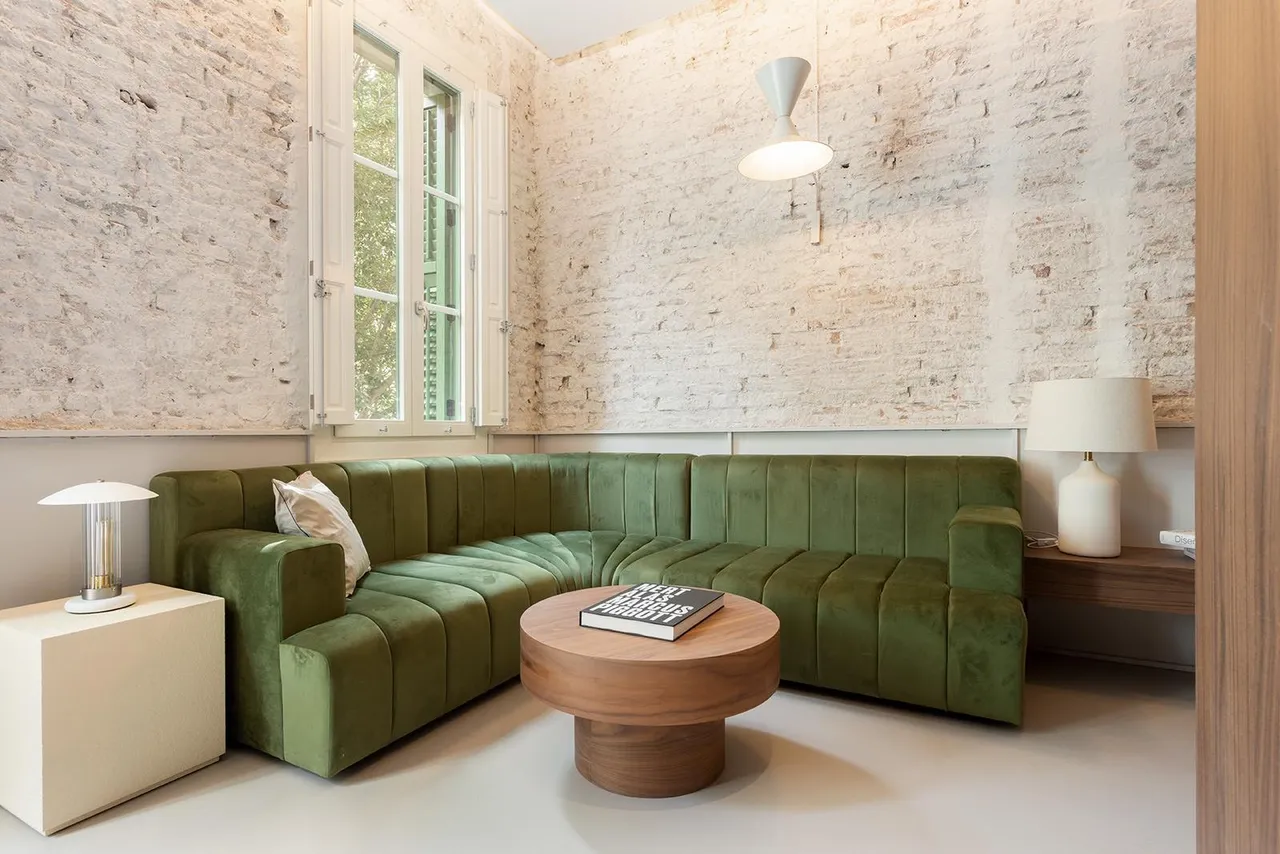 living - Viladomat Boutique Lofts - gallery - 7
