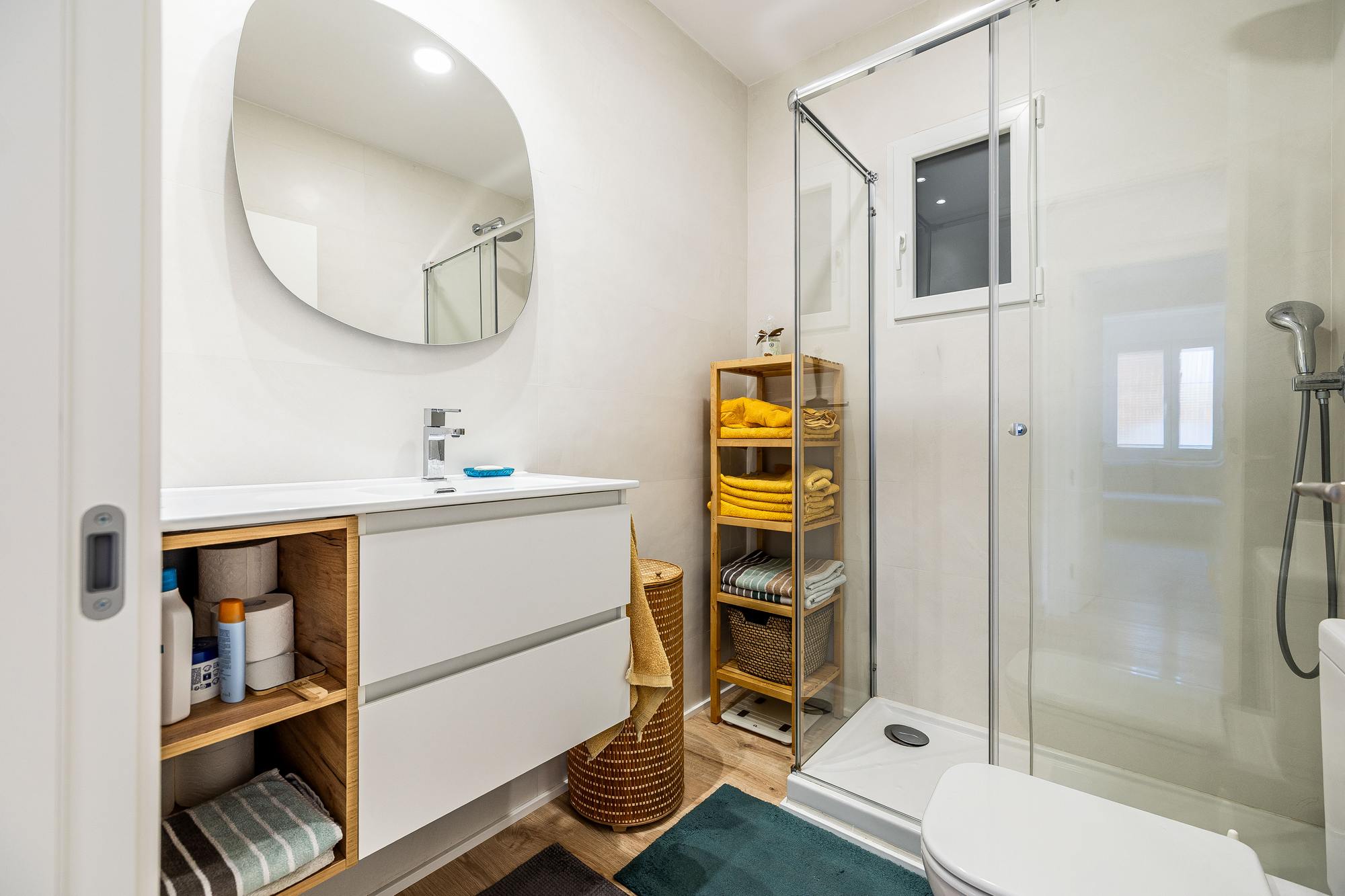 living - 82m² apartment for sale in Fuente del Berro, Madrid - gallery thumbnail - 10