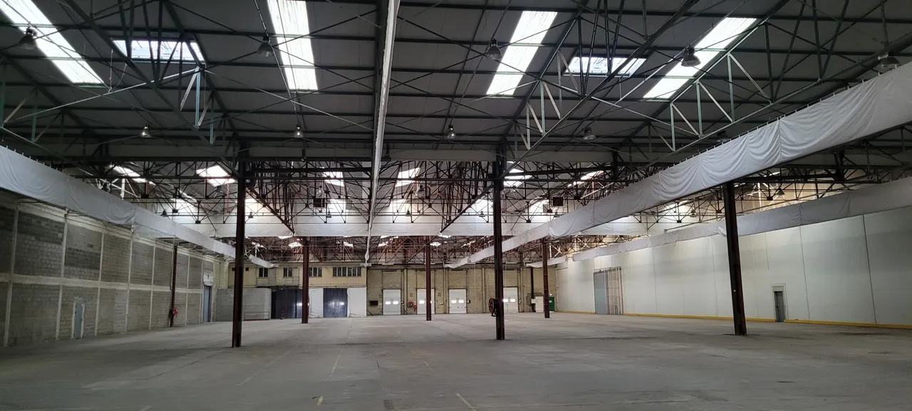 logistics - Courier Warehouse For Rent - gallery - 4