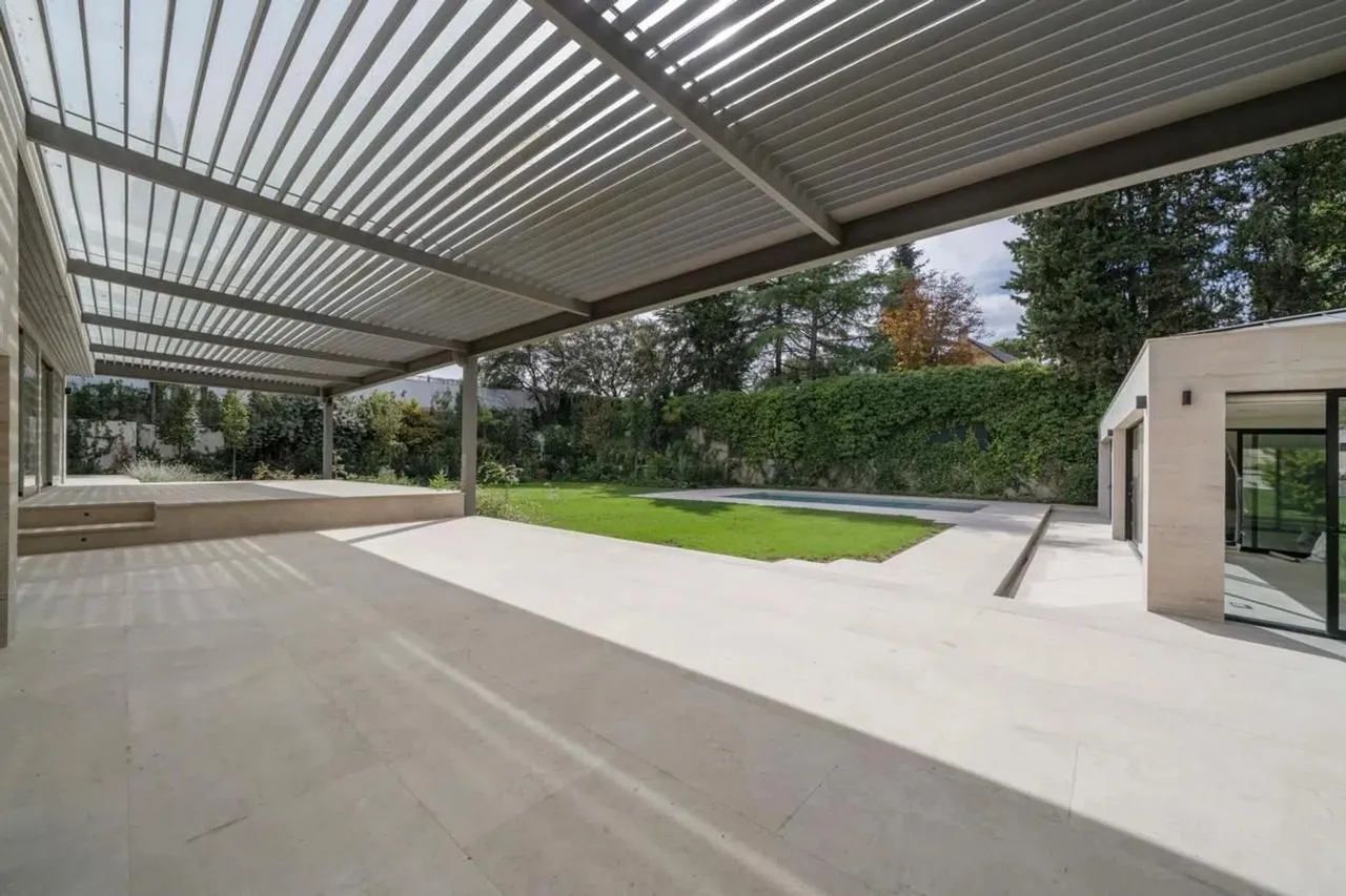living - 1,499m² house / villa for sale in La Moraleja Urbanización - gallery - 10