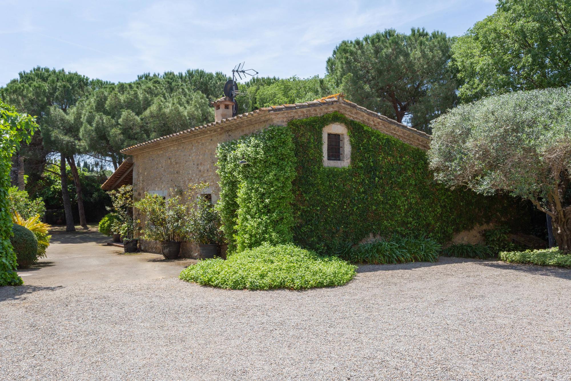 living - Propiedad rústica en venta cerca de Figueres y la Costa Brava - featured