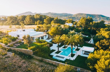 living - Casa rural de 410m² con 107m² terraza en venta en Santa Gertrudis - featured
