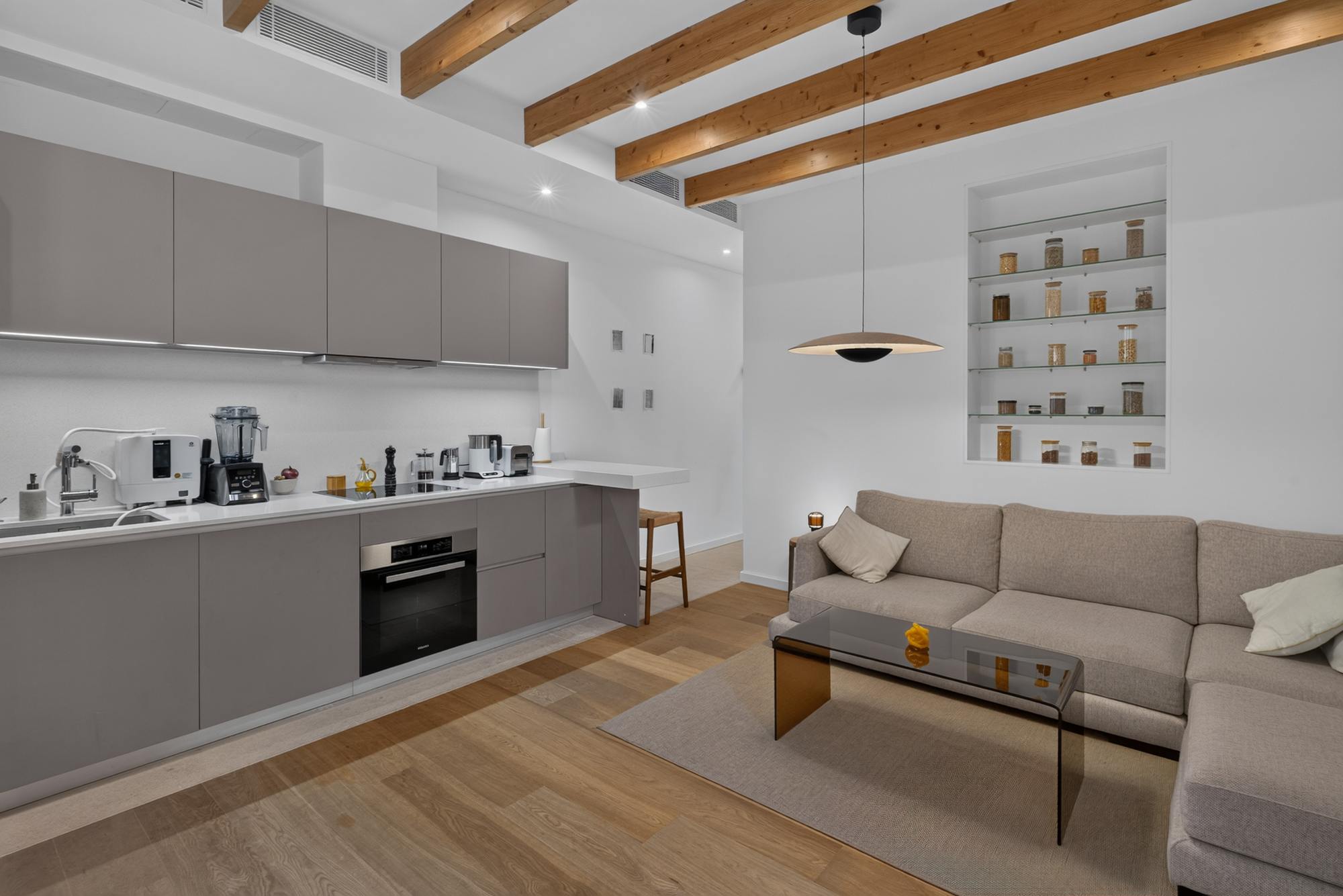 living - Piso de 60m² en alquiler en Palma de Mallorca - gallery thumbnail - 9