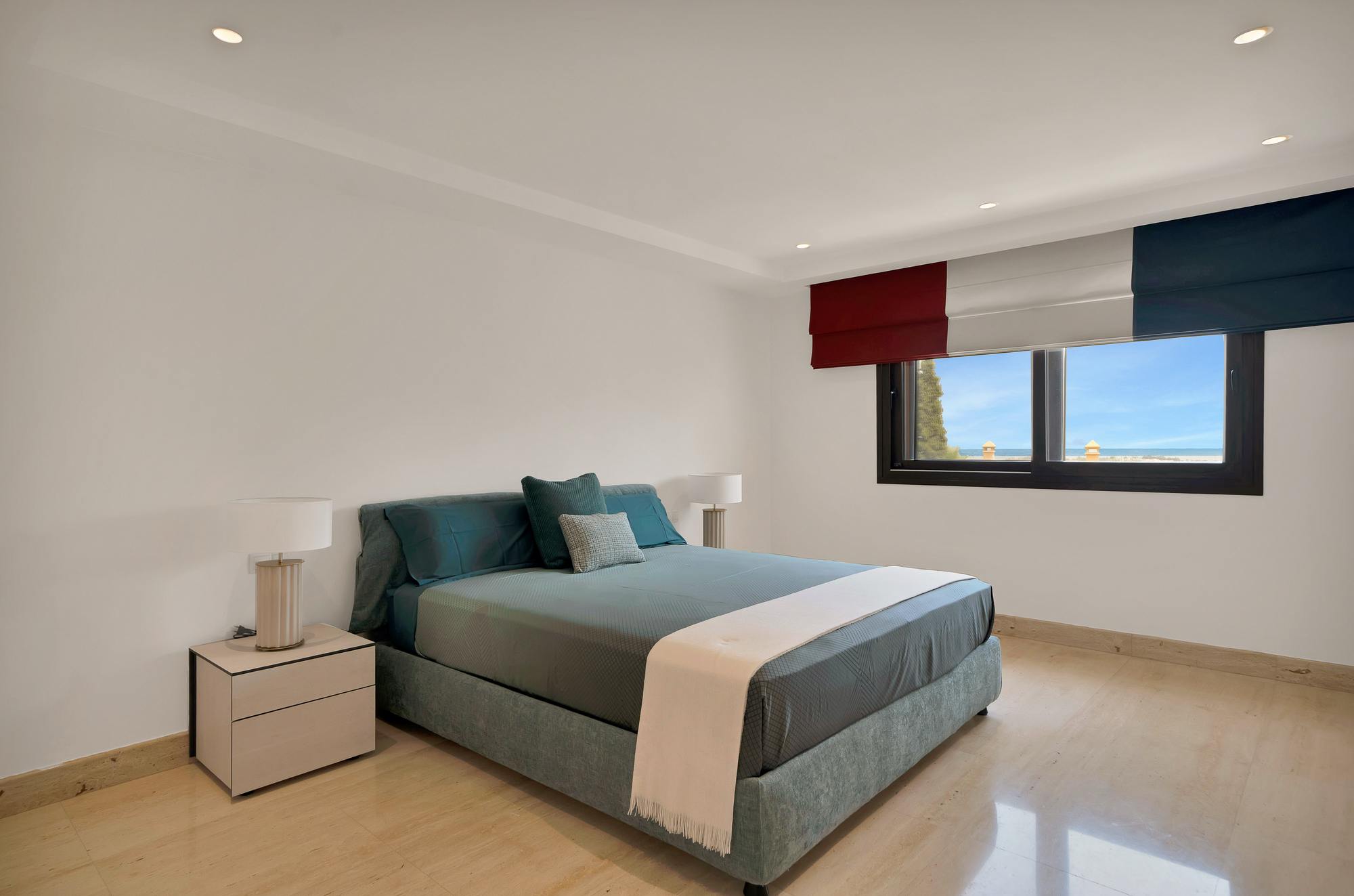 living - Casa / villa de 660m² con 151m² terraza en venta en Benahavís - gallery thumbnail - 4
