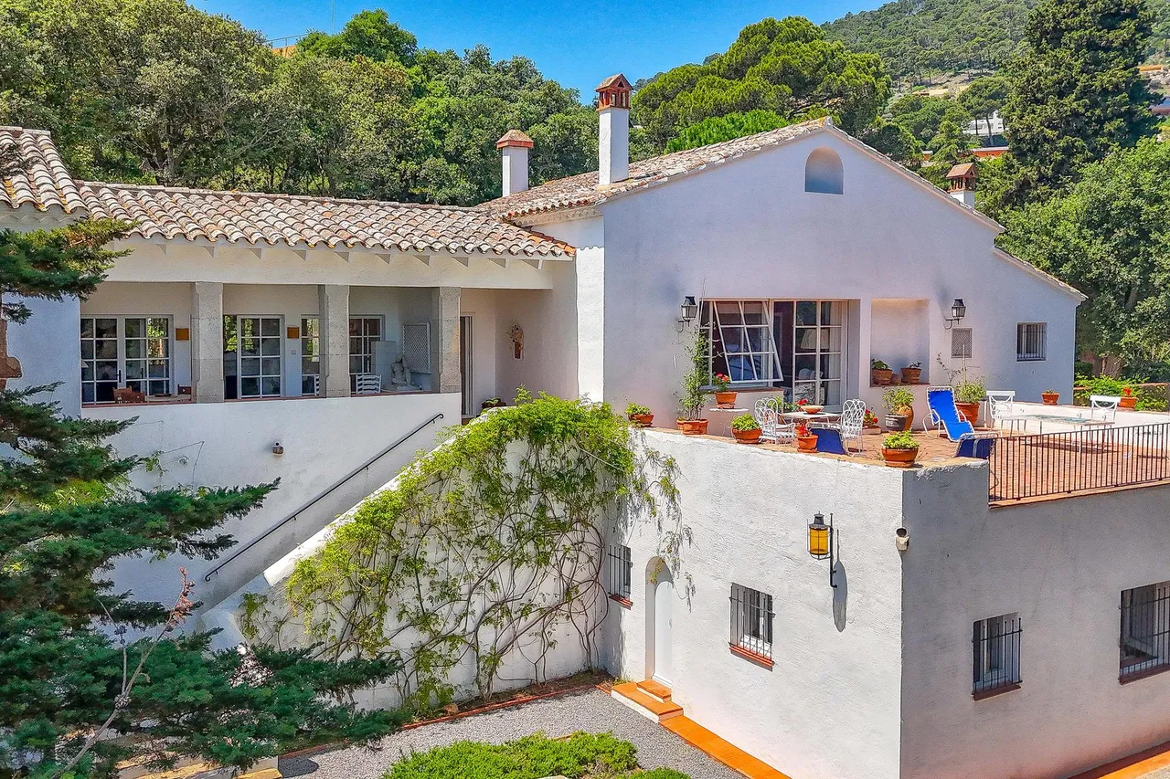 living - Casa / villa de 707m² en venta en Aiguablava, Costa Brava - gallery - 5