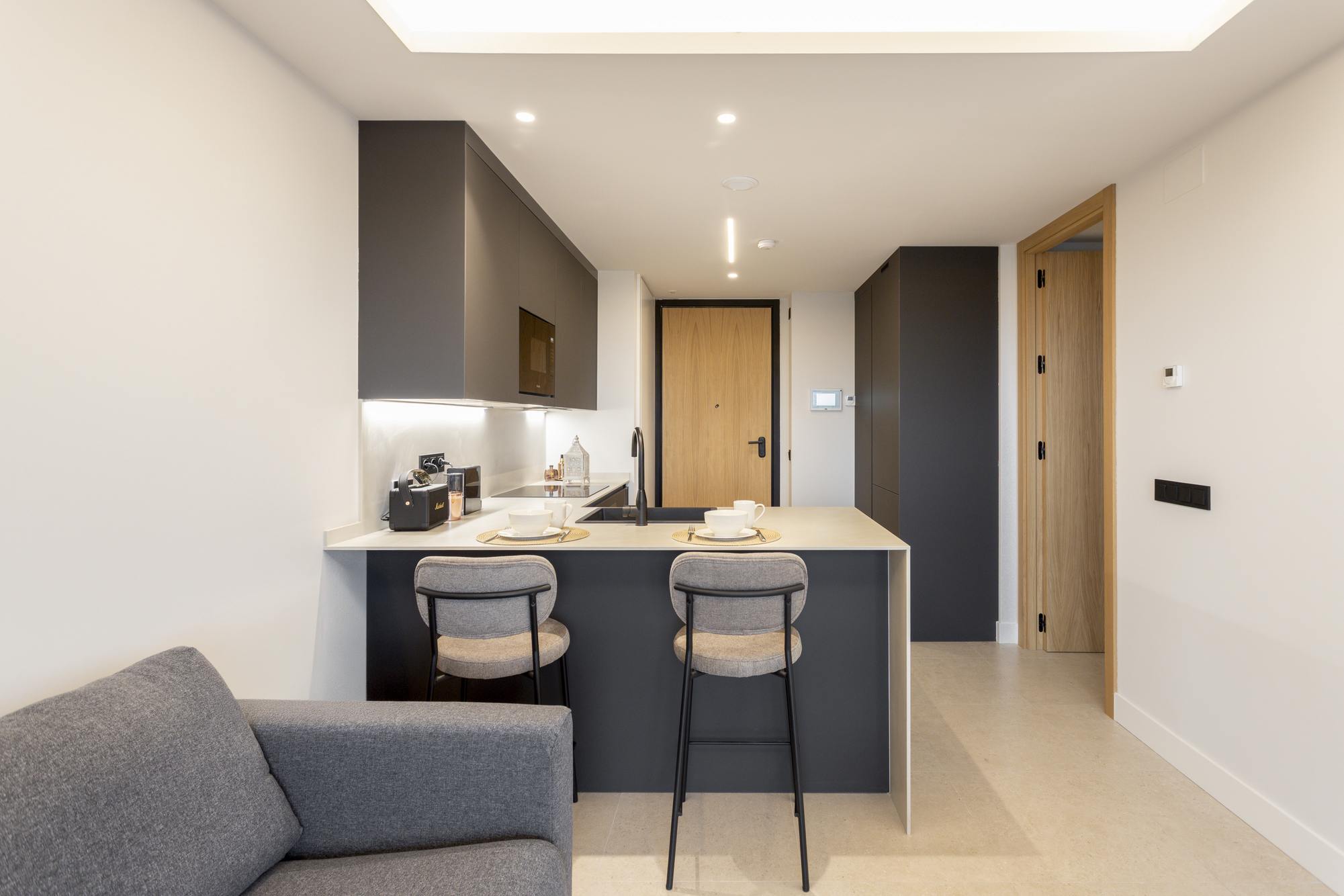 living - 65m² apartment with 8m² terrace for rent in Conde de Orgaz and Piovera - gallery - 5