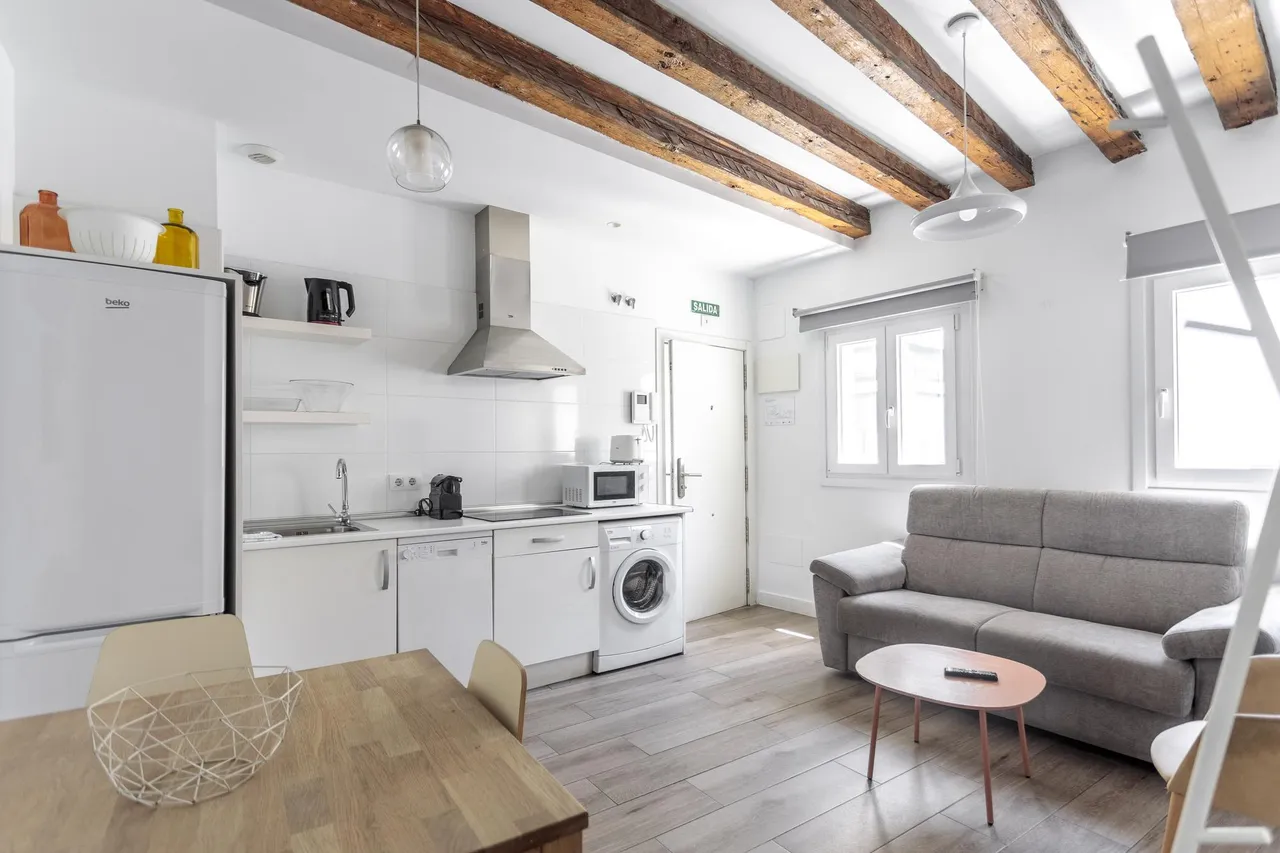 living - Piso de 95m² en alquiler en Sol, Madrid - gallery - 2