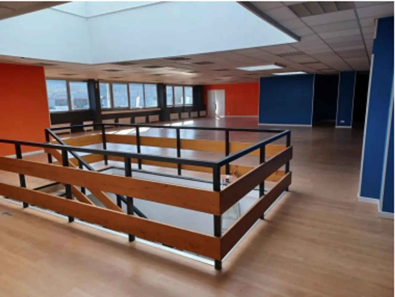 logistics - Light Industrial Premises / Offices For Rent - gallery - 2