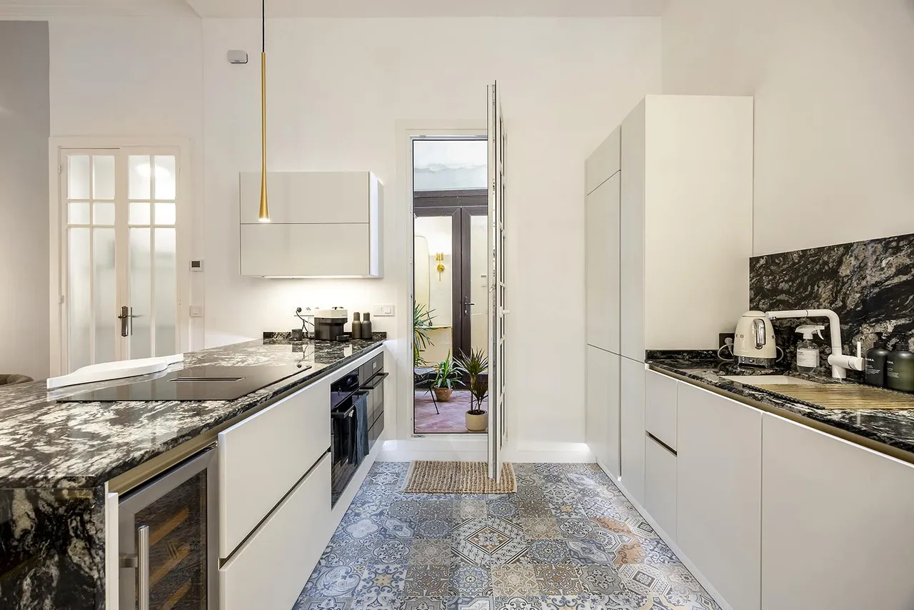 living - 147m² apartment with 16m² terrace for sale in El Born - gallery - 2