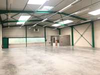 logistics - Activités / Bureaux À Louer - gallery thumbnail - 4