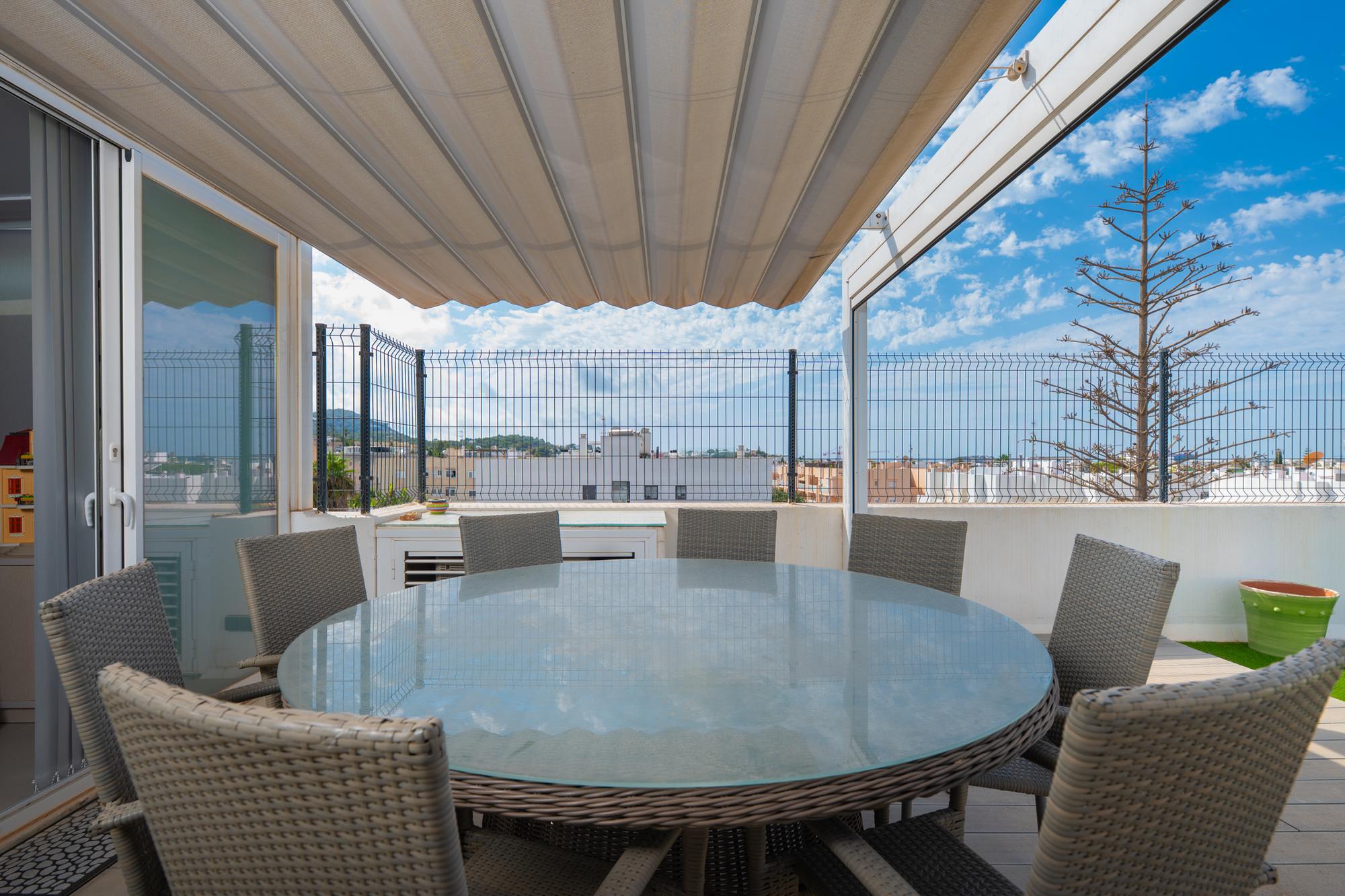 living - Piso de 120m² en venta en Santa Eulalia, Islas Baleares - gallery thumbnail - 3