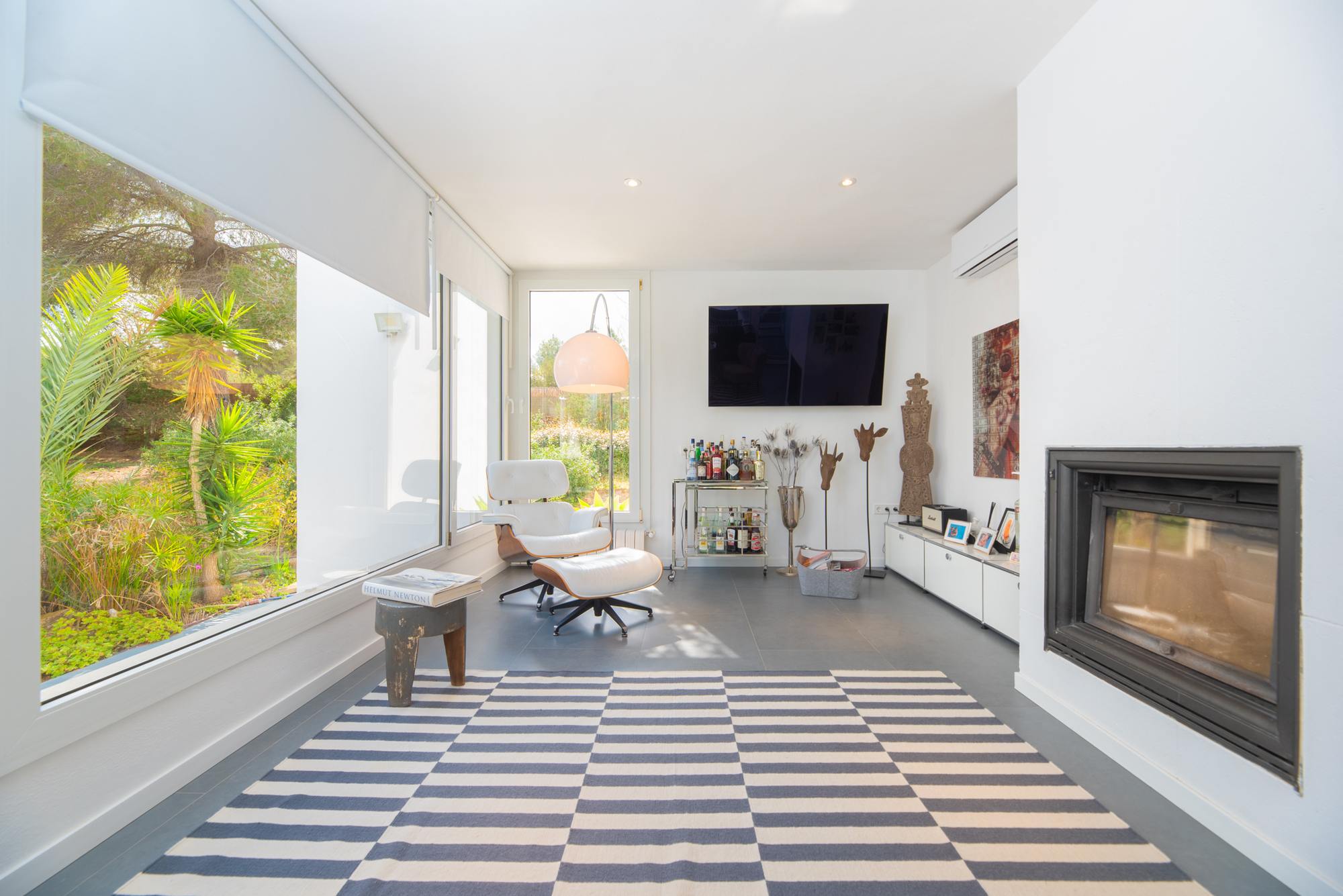 living - 650m² house / villa for sale in Santa Eulalia - gallery thumbnail - 4