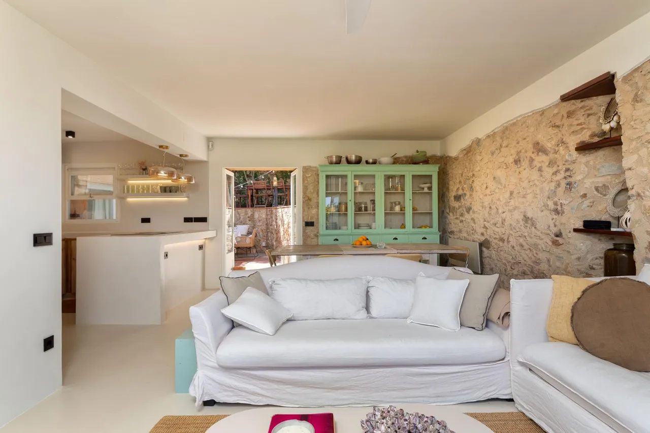 living - 249m² house / villa for sale in Begur Town, Costa Brava - gallery - 9