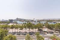 living - Ático de 53m² con 28m² terraza en venta en Barceloneta - gallery thumbnail - 4