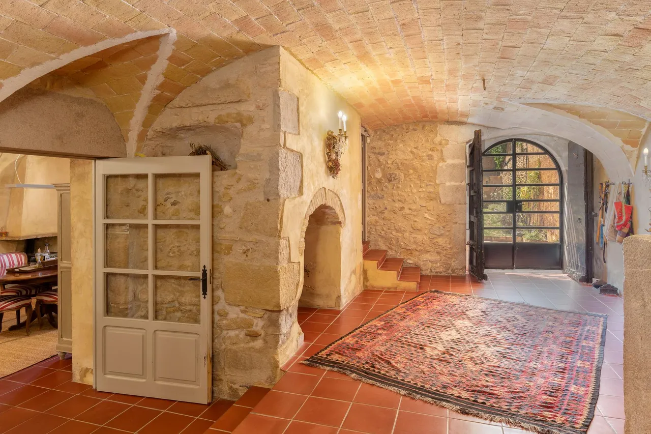living - Casa rural de 623m² en venta en Alt Empordà, Girona - gallery - 7