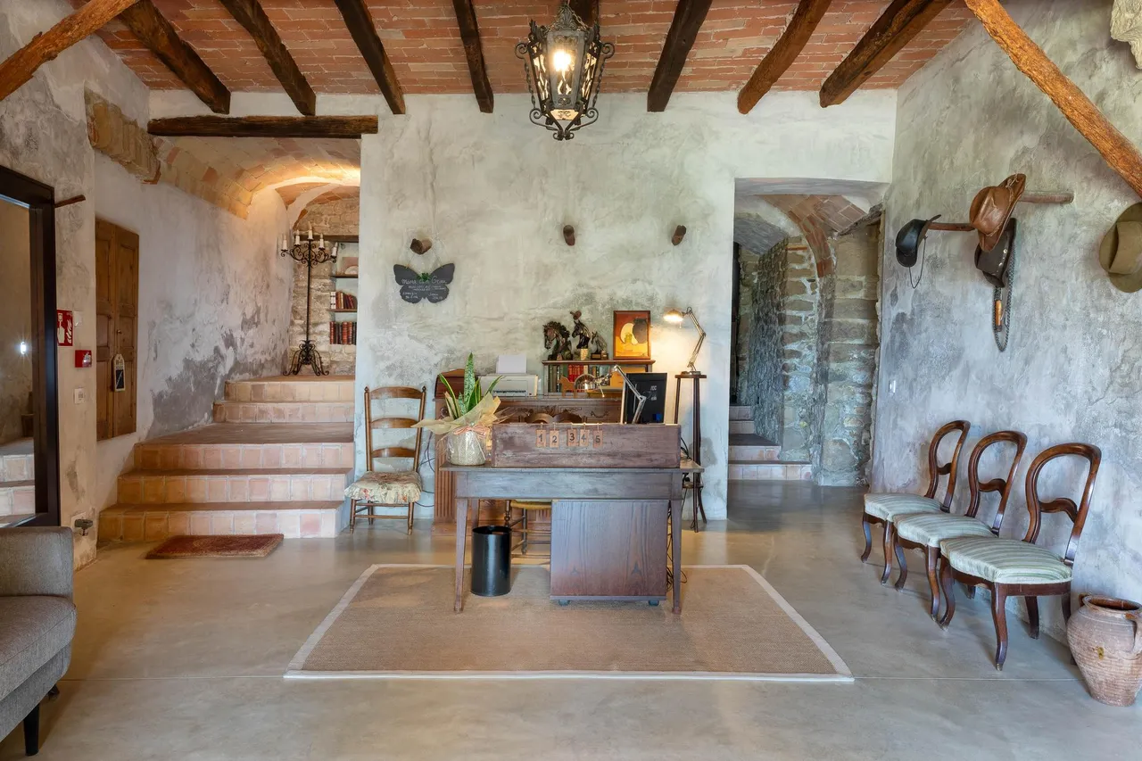 living - 1,196m² country house for sale in Pla de l'Estany, Girona - gallery - 4