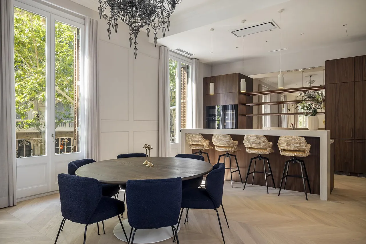 living - Piso de 238m² con 19m² terraza en venta en Eixample Derecho - gallery - 4