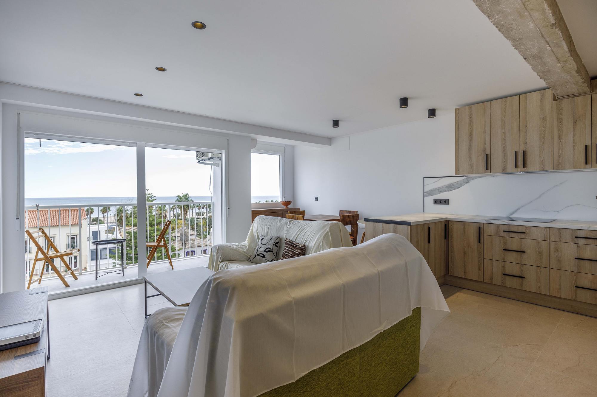 living - 71m² apartment for rent in Playa Malvarrosa/Cabanyal - gallery thumbnail - 7
