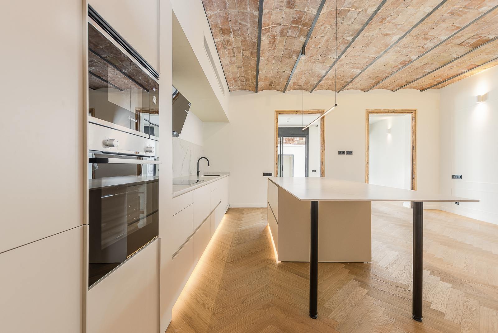 living - Piso de 140m² con 27m² terraza en venta en Eixample Izquierdo - gallery thumbnail - 6