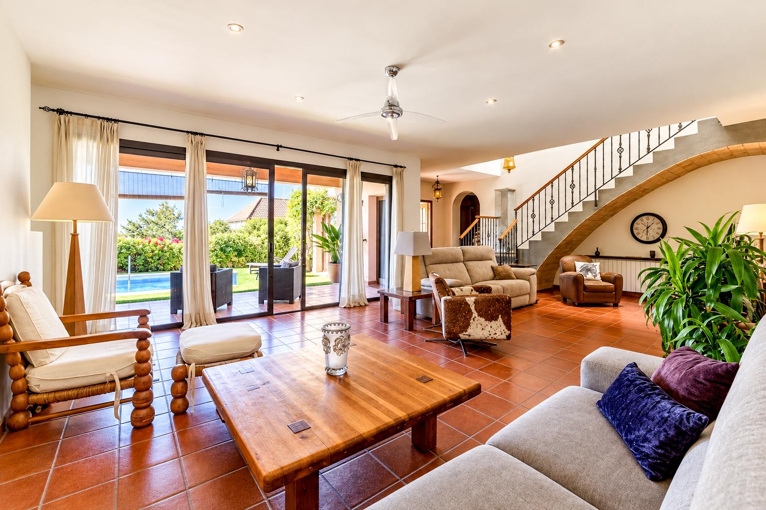 living - 261m² house / villa with 50m² terrace for sale in Levantina - featured