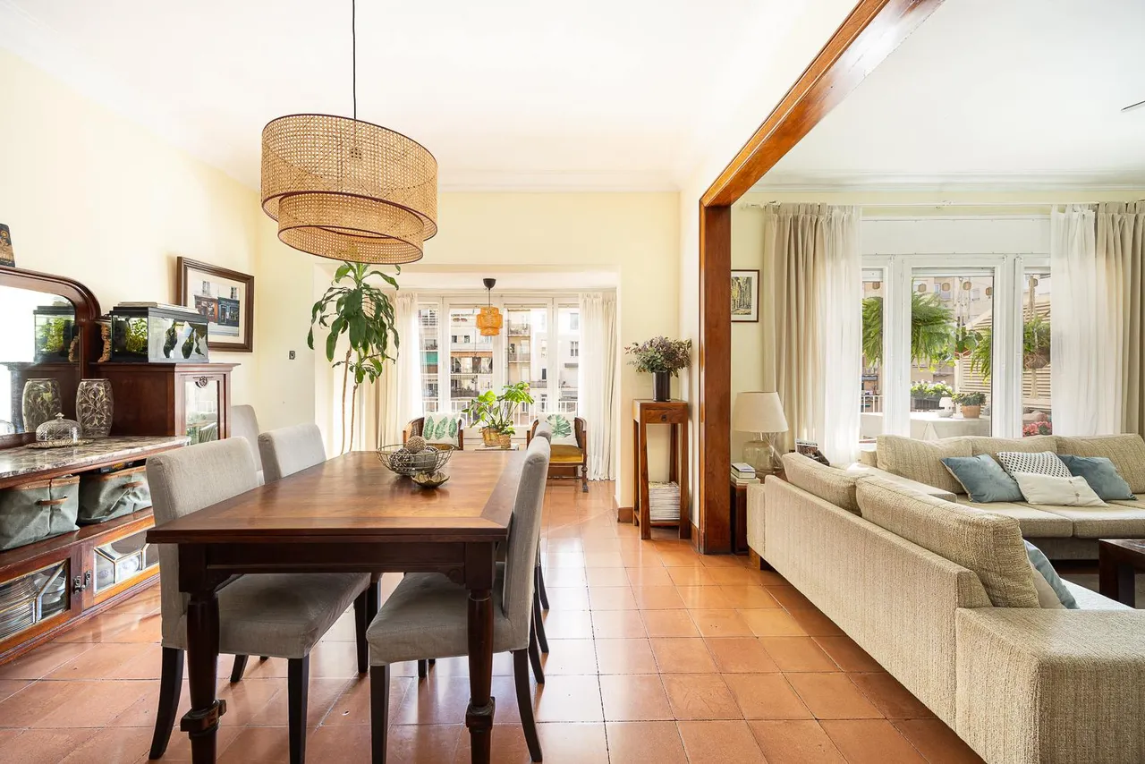 living - Piso de 161m² con 17m² terraza en venta en Eixample Izquierdo - gallery - 2