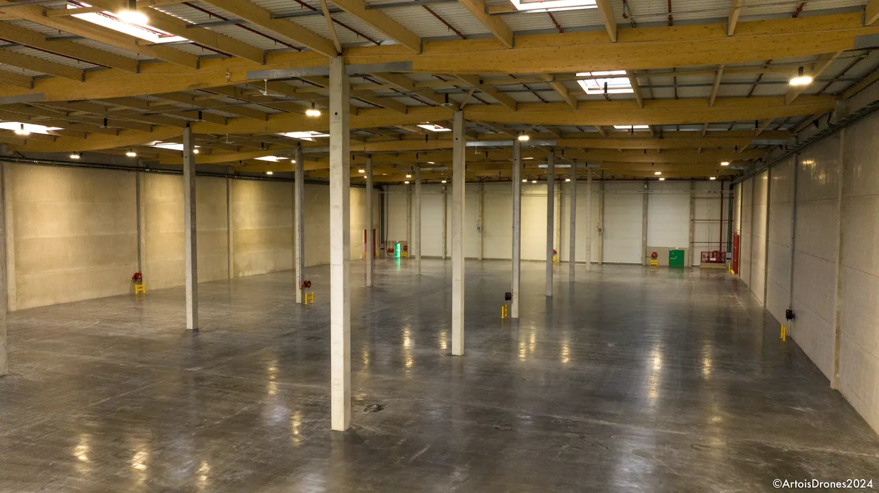 logistics - Logistics Warehouse For Rent - gallery - 4