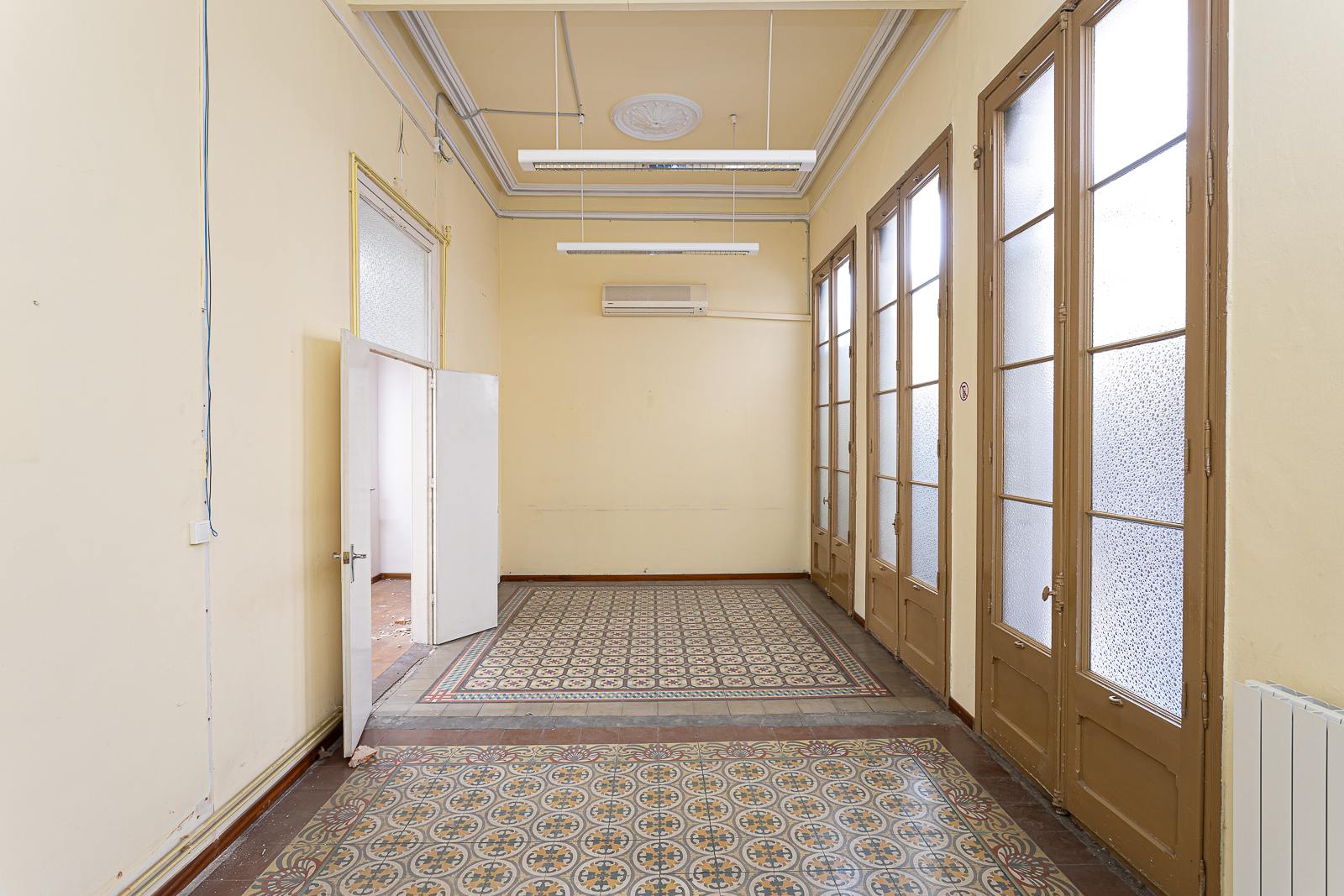 living - 148m² apartment for sale in Eixample Left, Barcelona - gallery thumbnail - 2