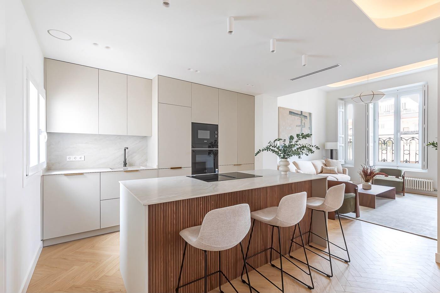 living - 154m² apartment with 23m² terrace for sale in Goya, Madrid - gallery thumbnail - 9